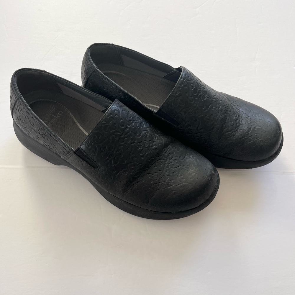 Dansko Winona Tooled Leather Black Clogs Size 40